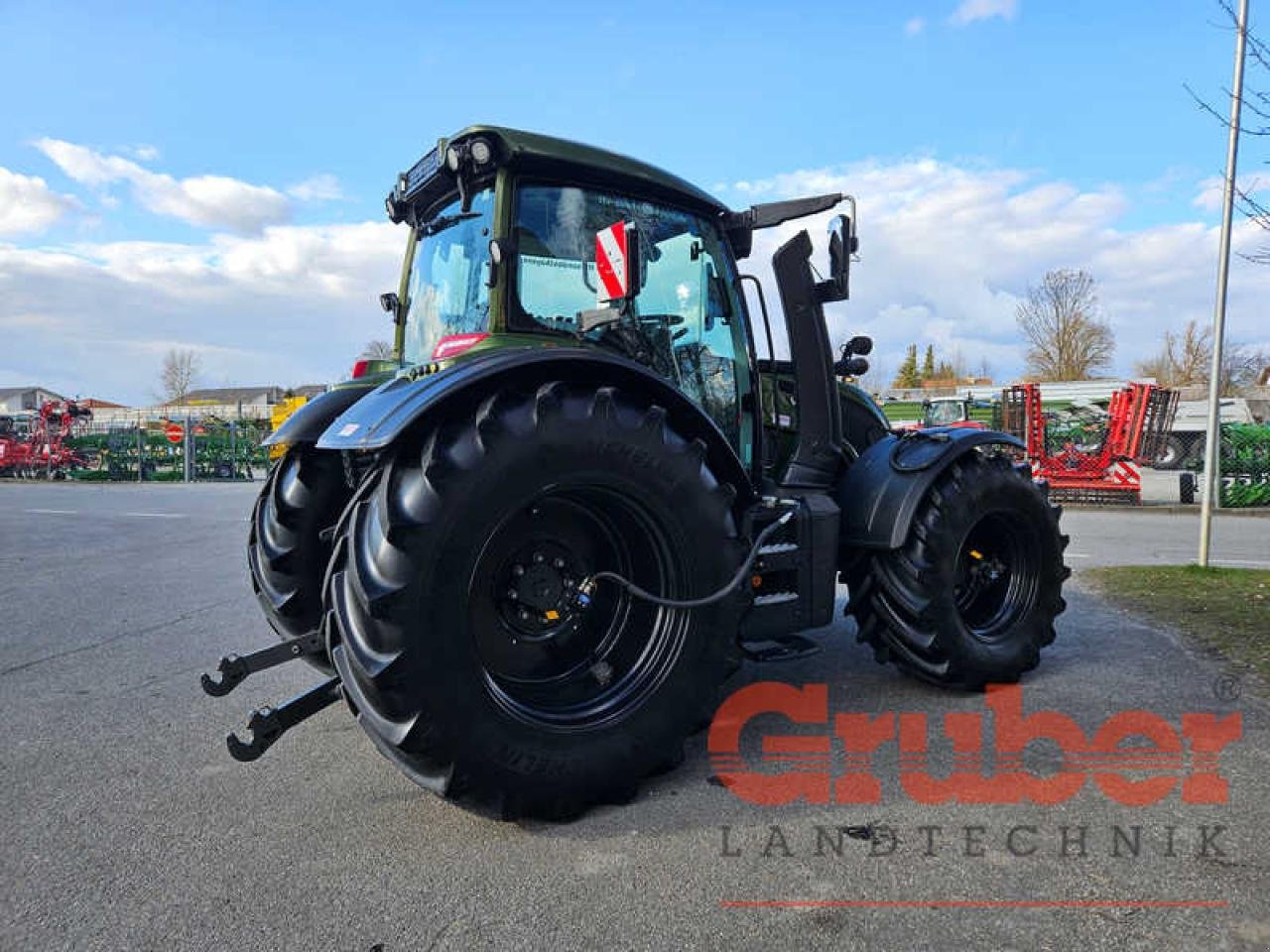 Traktor типа Valtra N 175 D, Gebrauchtmaschine в Ampfing (Фотография 5)