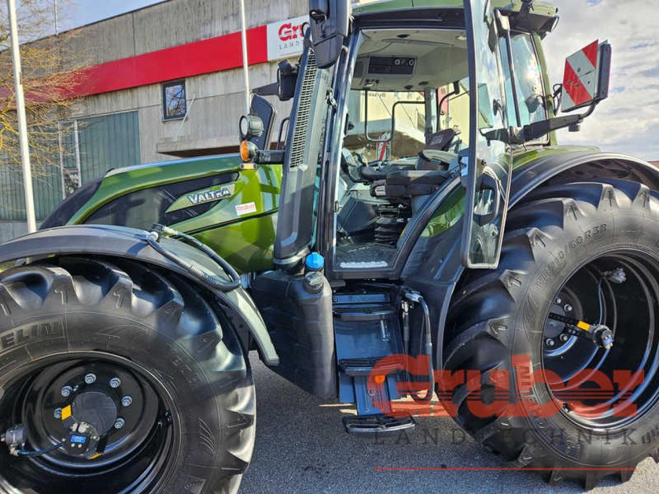 Traktor типа Valtra N 175 D, Gebrauchtmaschine в Ampfing (Фотография 12)