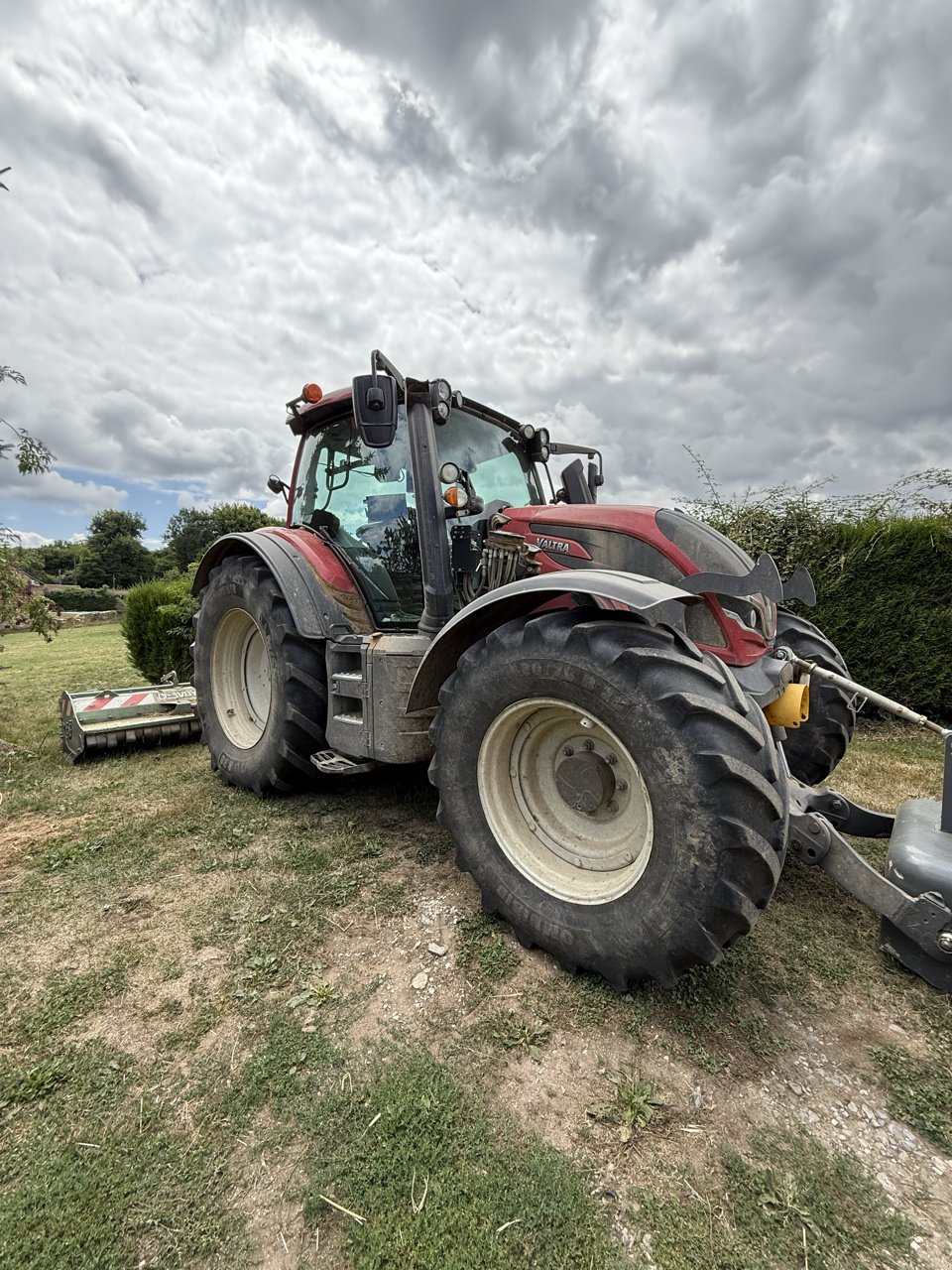 Traktor des Typs Valtra N 175 DIRECT, Gebrauchtmaschine in LACAPELLE-MARIVAL (Bild 2)