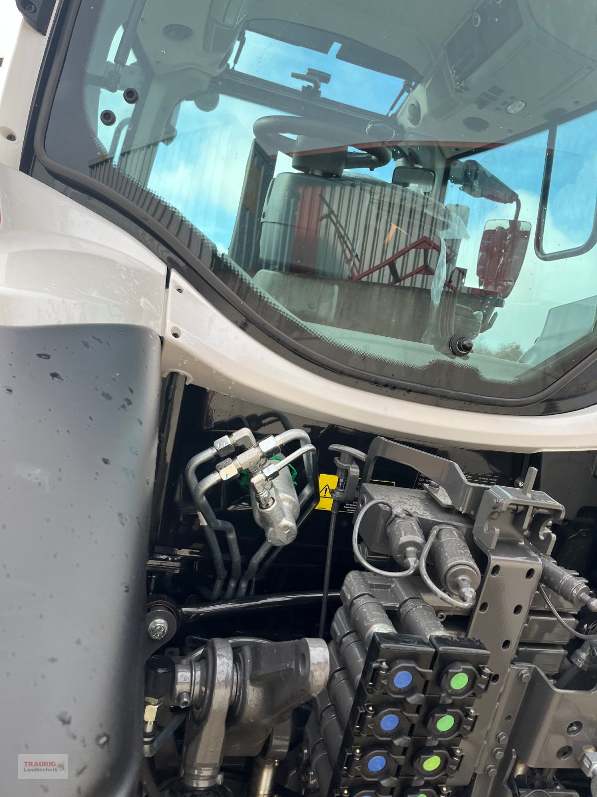 Traktor от тип Valtra N 175D mit Rüfa, Neumaschine в Mainburg/Wambach (Снимка 5)