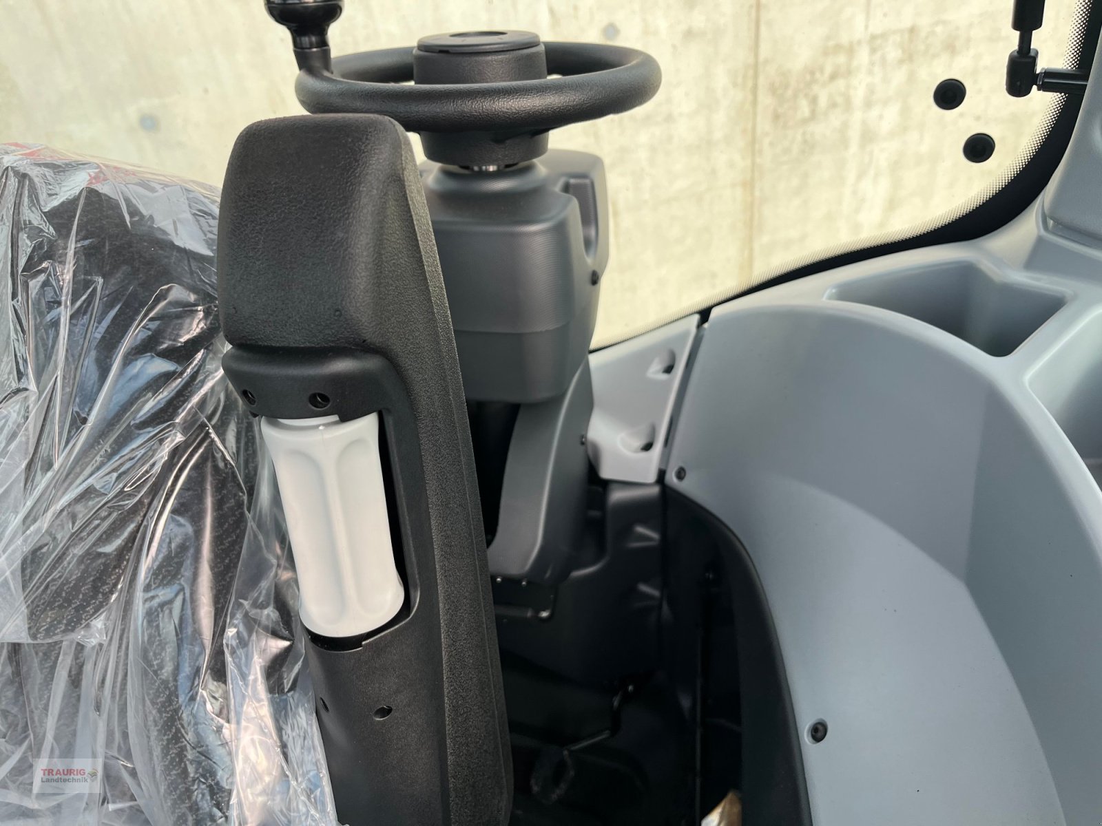 Traktor от тип Valtra N 175D mit Rüfa, Neumaschine в Mainburg/Wambach (Снимка 9)