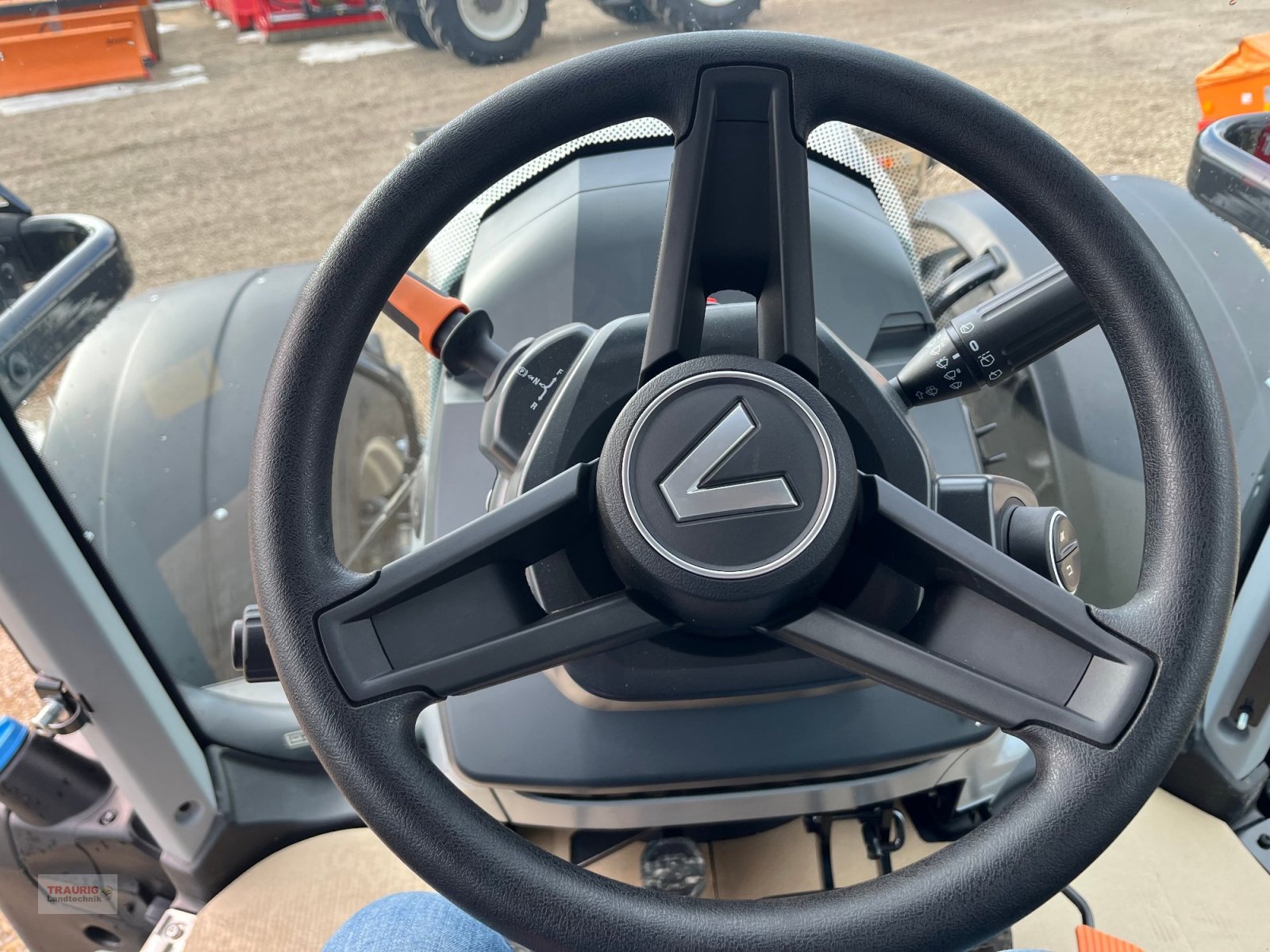 Traktor от тип Valtra N 175D mit Rüfa, Neumaschine в Mainburg/Wambach (Снимка 13)