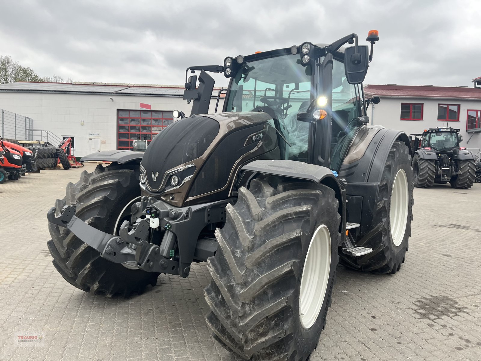Traktor del tipo Valtra N 175D, Neumaschine In Mainburg/Wambach (Immagine 3)