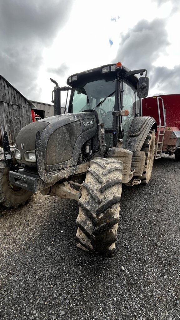 Traktor del tipo Valtra N 82 H, Gebrauchtmaschine In Nasbinals (Immagine 1)