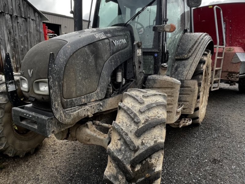 Traktor от тип Valtra N 82 H, Gebrauchtmaschine в Nasbinals