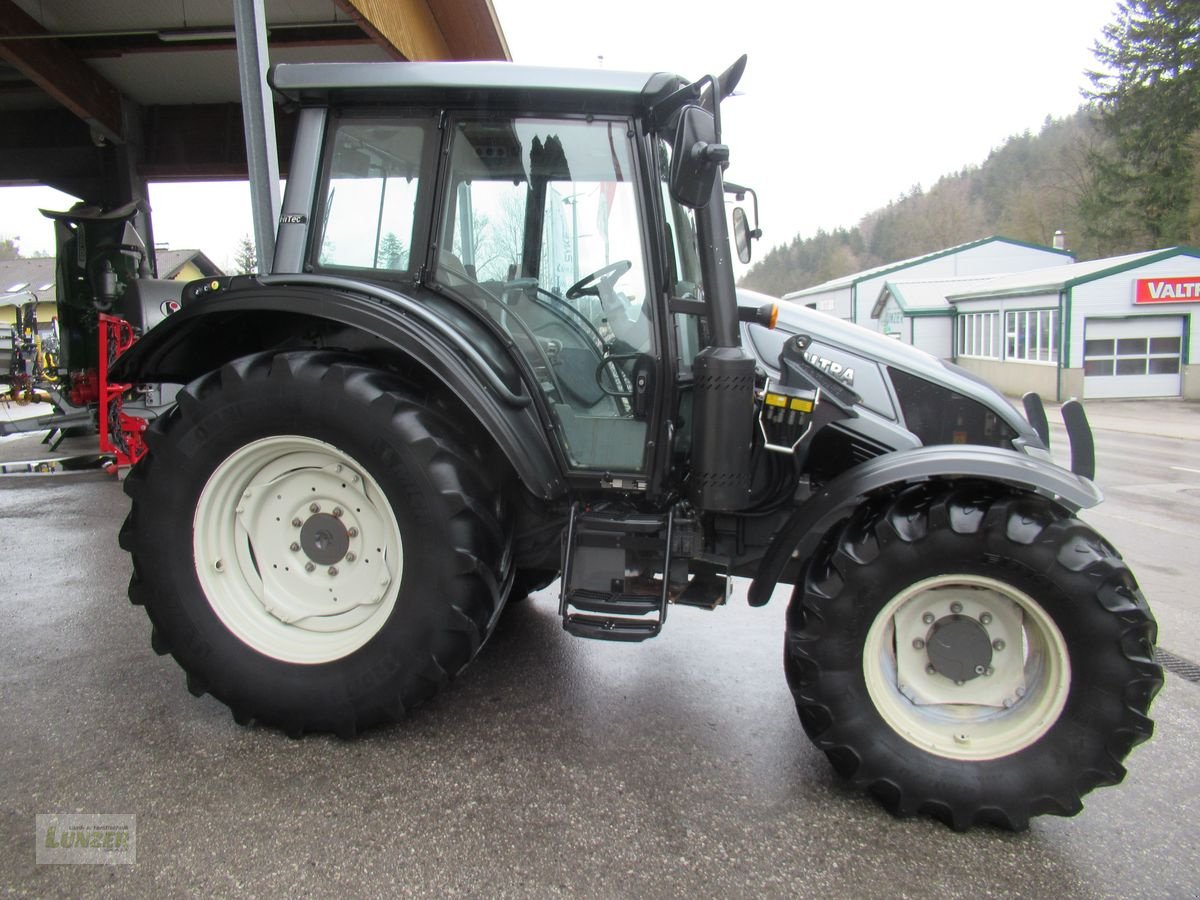 Traktor Türe ait Valtra N 93 HiTech5, Gebrauchtmaschine içinde Kaumberg (resim 4)