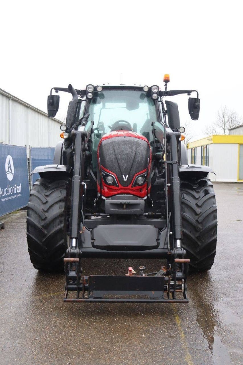 Traktor van het type Valtra N Series, Gebrauchtmaschine in Antwerpen (Foto 9)