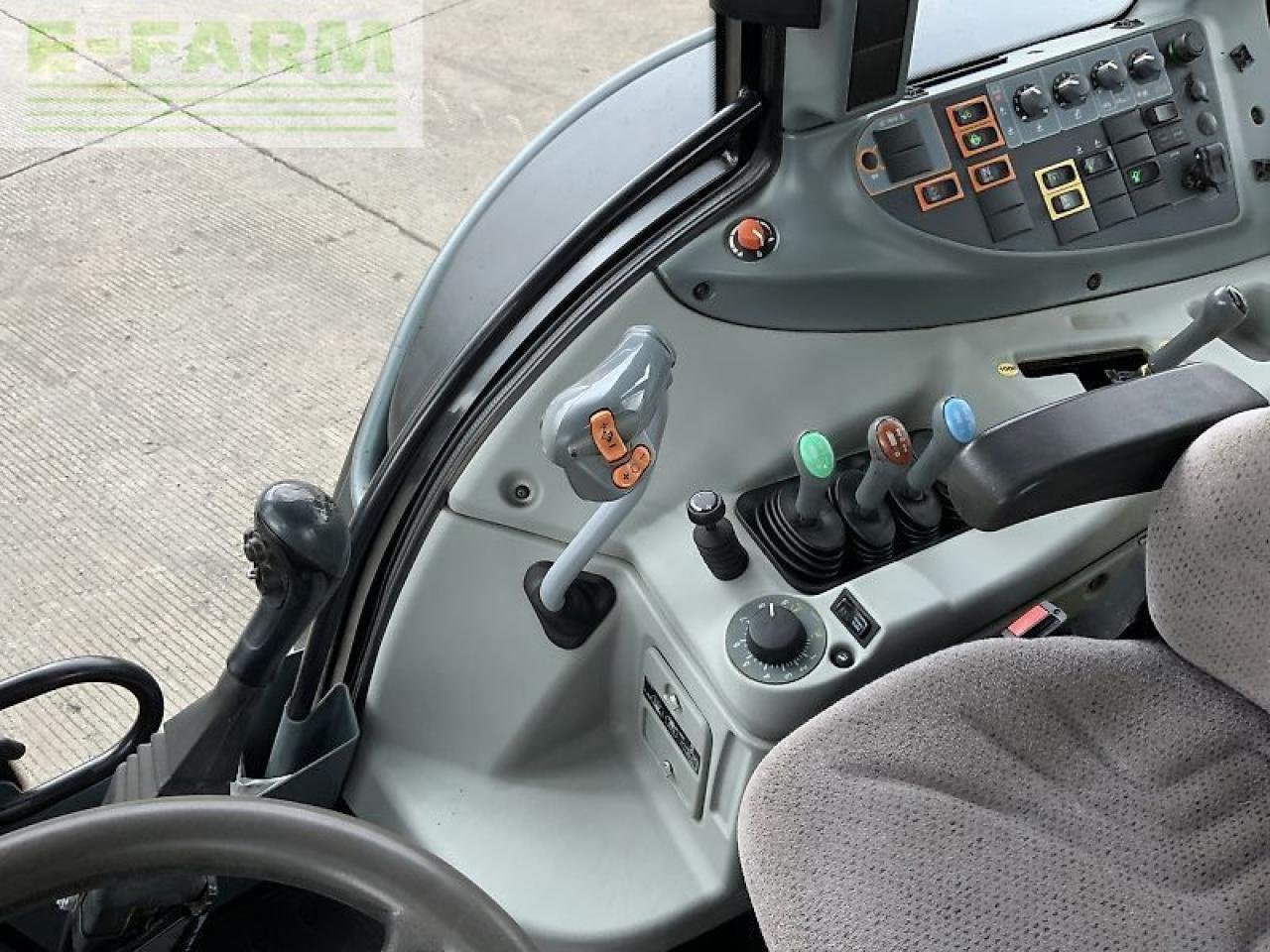 Traktor tipa Valtra n103 hi tech (st23719), Gebrauchtmaschine u SHAFTESBURY (Slika 22)