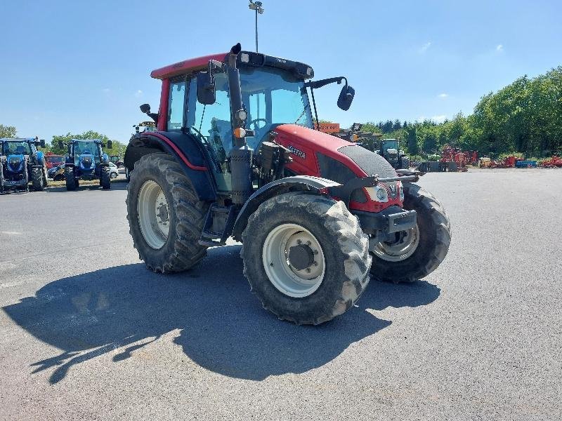 Traktor des Typs Valtra N103, Gebrauchtmaschine in CHATEAUBRIANT CEDEX (Bild 3)