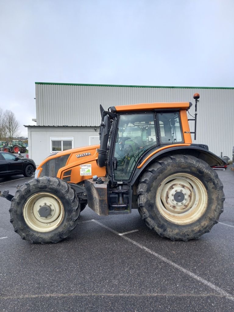 Traktor типа Valtra N103, Gebrauchtmaschine в Calmont (Фотография 5)