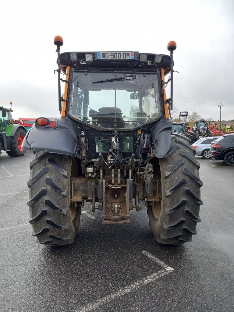 Traktor типа Valtra N103, Gebrauchtmaschine в Calmont (Фотография 9)