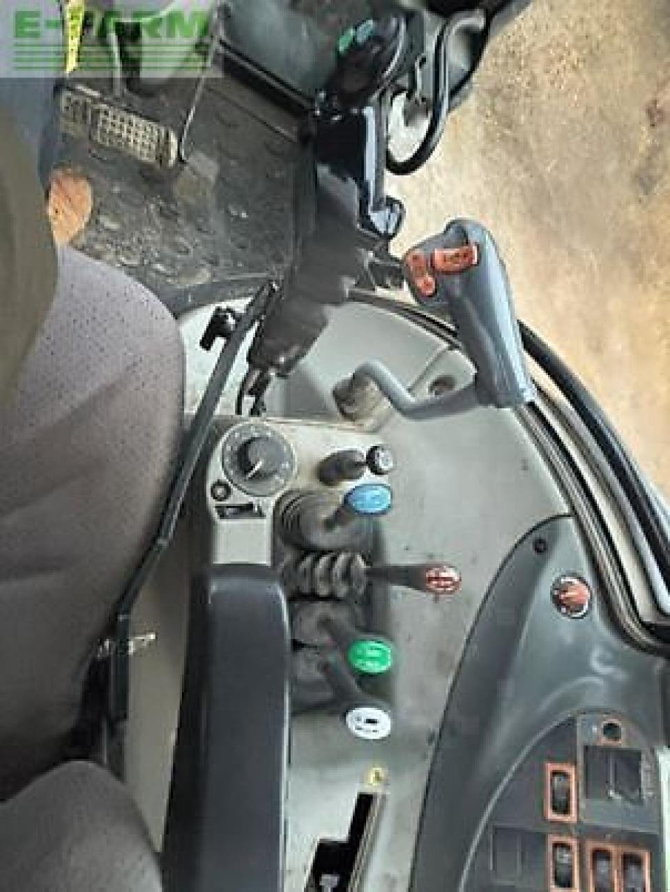 Traktor typu Valtra n103h5, Gebrauchtmaschine v MONFERRAN (Obrázek 10)