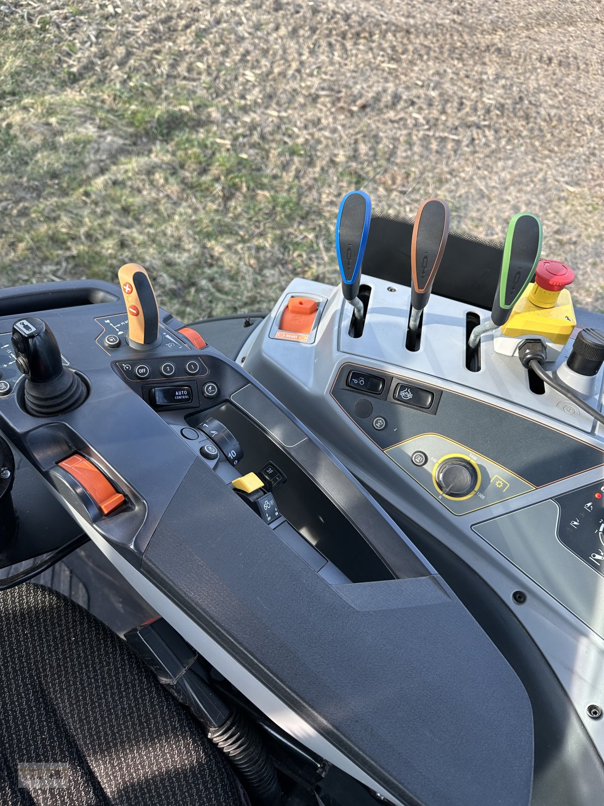 Traktor des Typs Valtra N104 H, Gebrauchtmaschine in Neumarkt St. Veit (Bild 3)