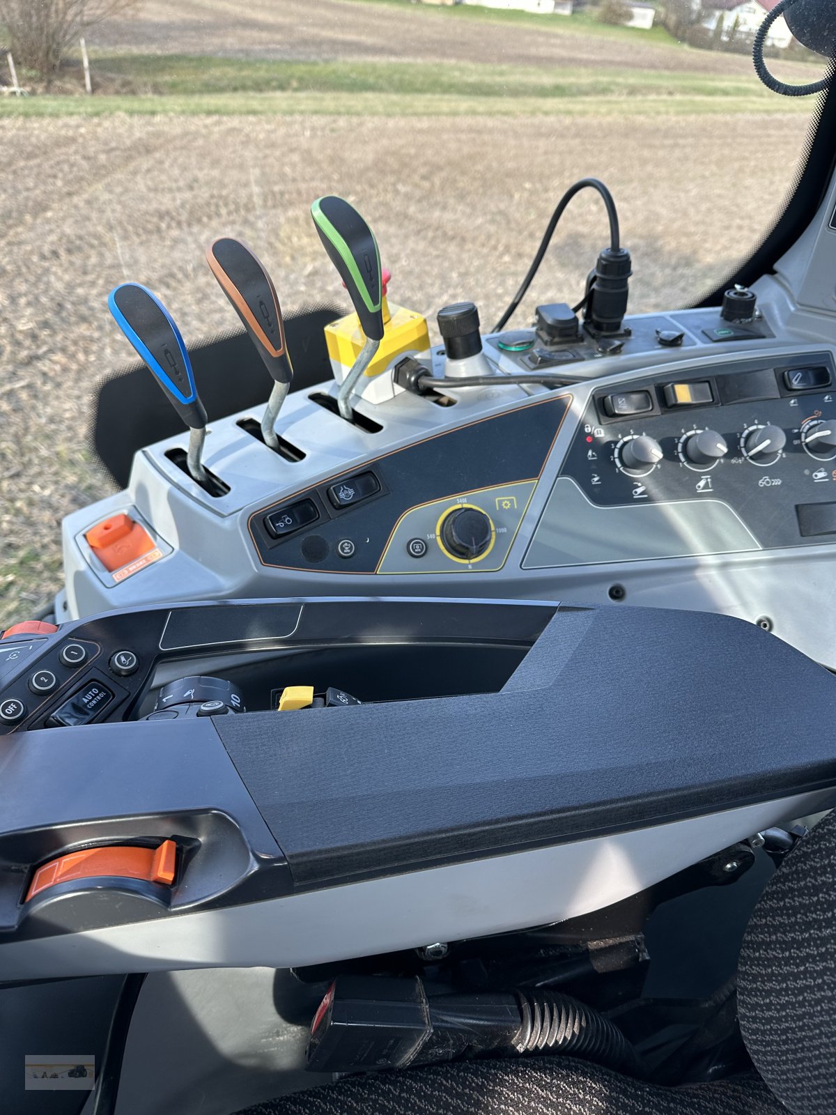 Traktor des Typs Valtra N104 H, Gebrauchtmaschine in Neumarkt St. Veit (Bild 4)