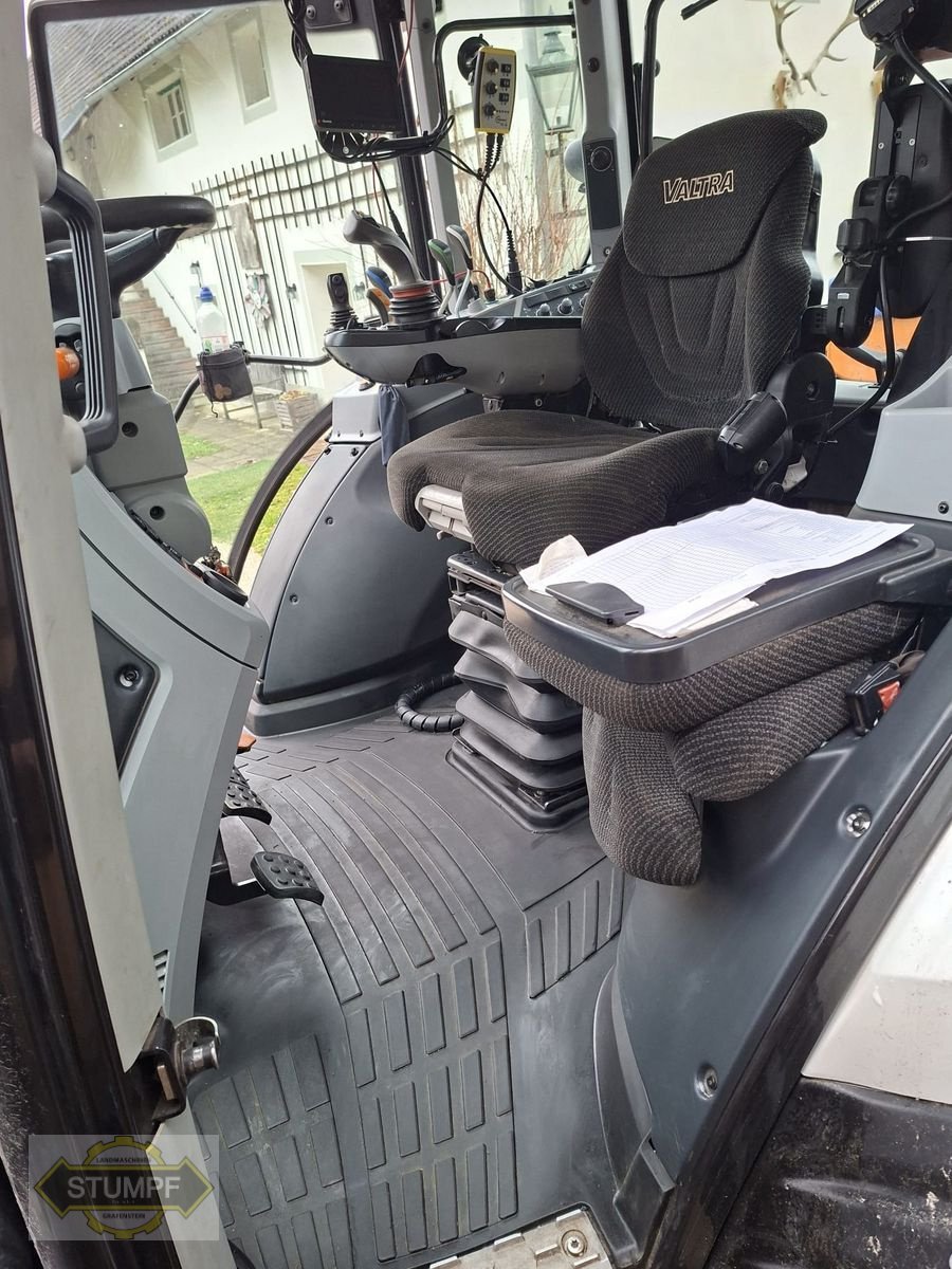 Traktor za tip Valtra N104 HiTech, Gebrauchtmaschine u Grafenstein (Slika 2)