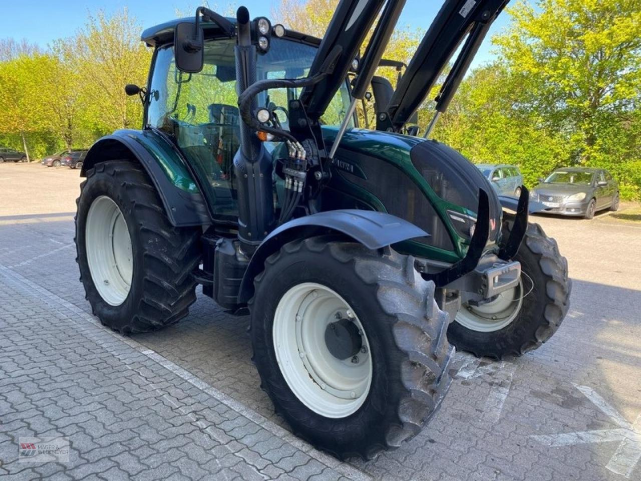 Traktor des Typs Valtra N104 MIT QUICKE FRONTALDER, Gebrauchtmaschine in Oyten (Bild 3)