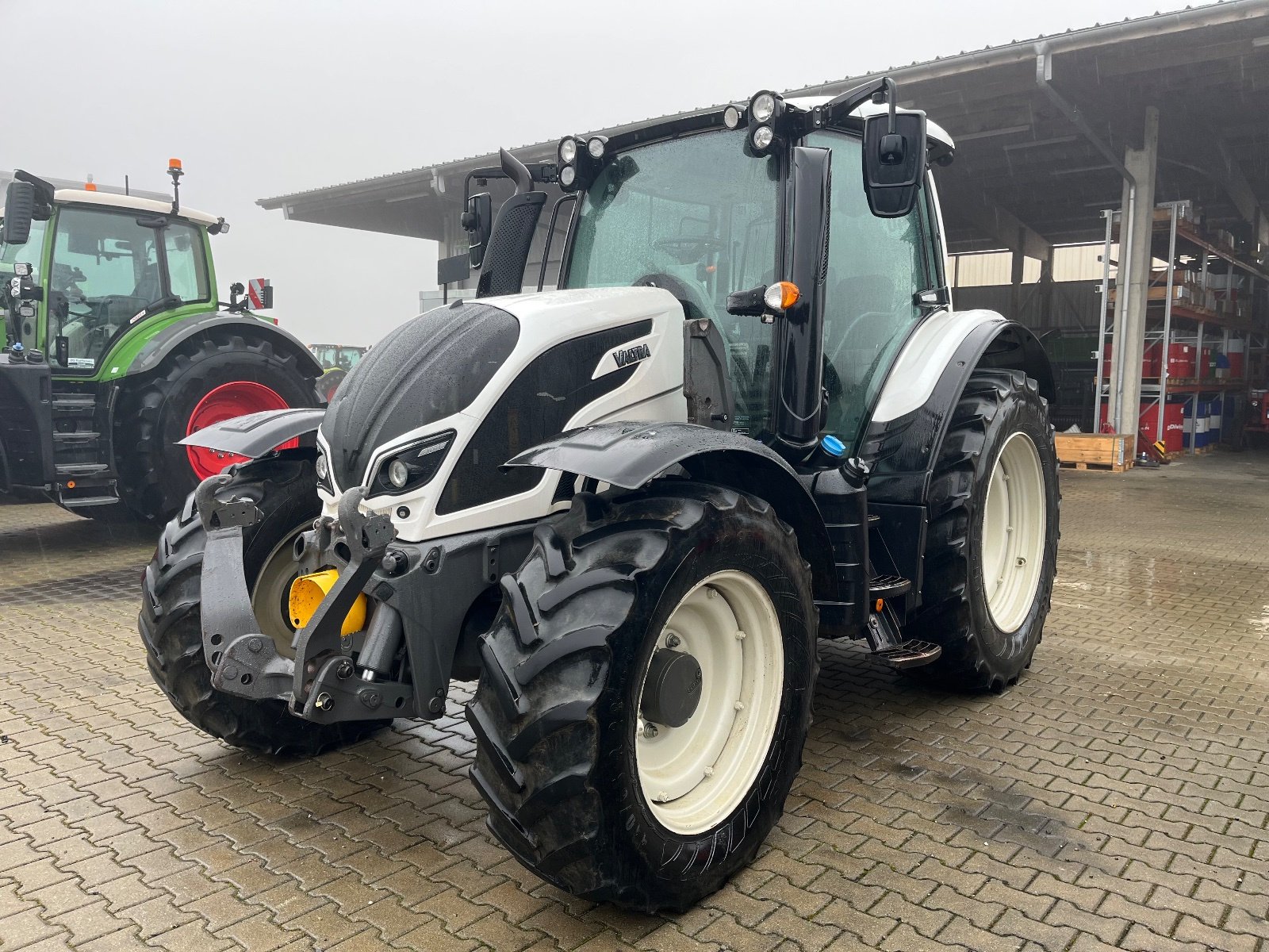 Traktor типа Valtra N104, Gebrauchtmaschine в Pfullendorf (Фотография 3)