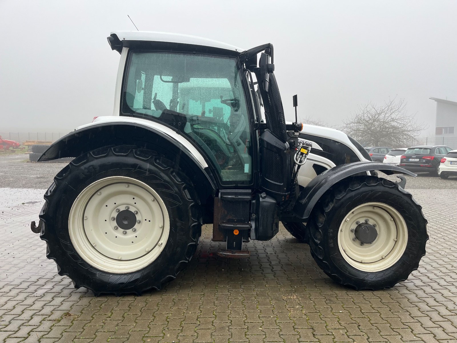 Traktor типа Valtra N104, Gebrauchtmaschine в Pfullendorf (Фотография 8)