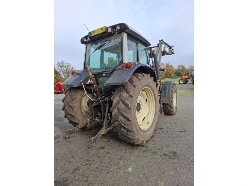 Traktor типа Valtra N111, Gebrauchtmaschine в ANTIGNY (Фотография 5)