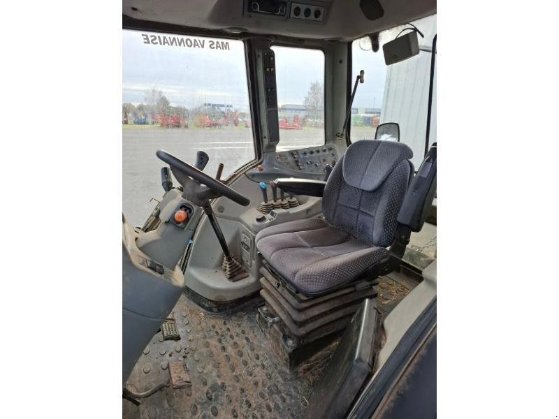 Traktor типа Valtra N111, Gebrauchtmaschine в ANTIGNY (Фотография 10)