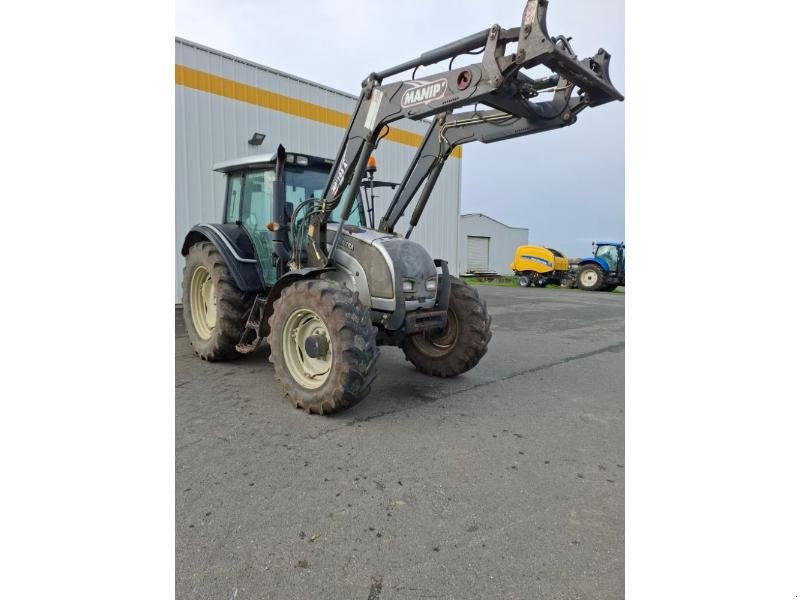 Traktor типа Valtra N111, Gebrauchtmaschine в ANTIGNY (Фотография 3)