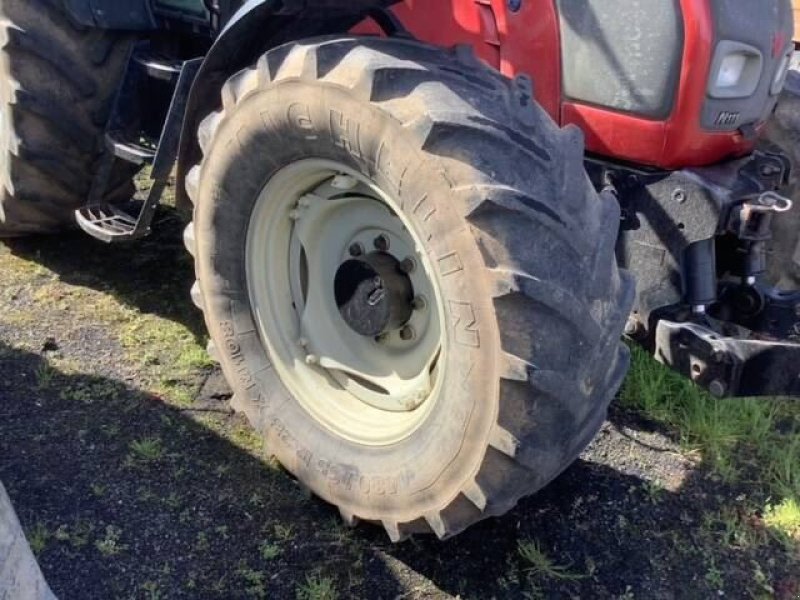 Traktor of the type Valtra N111, Gebrauchtmaschine in les hayons (Picture 6)