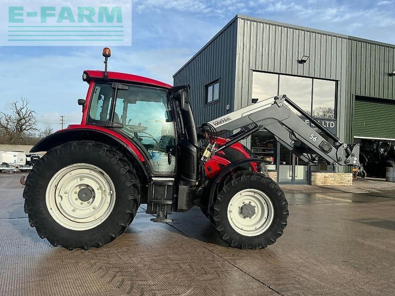 Traktor of the type Valtra n114 hi tech tractor (st25634), Gebrauchtmaschine in SHAFTESBURY (Picture 2)