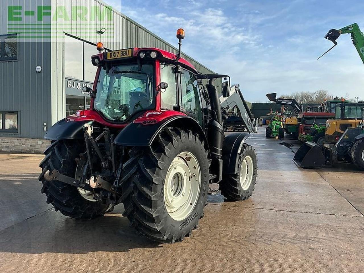 Traktor of the type Valtra n114 hi tech tractor (st25634), Gebrauchtmaschine in SHAFTESBURY (Picture 8)
