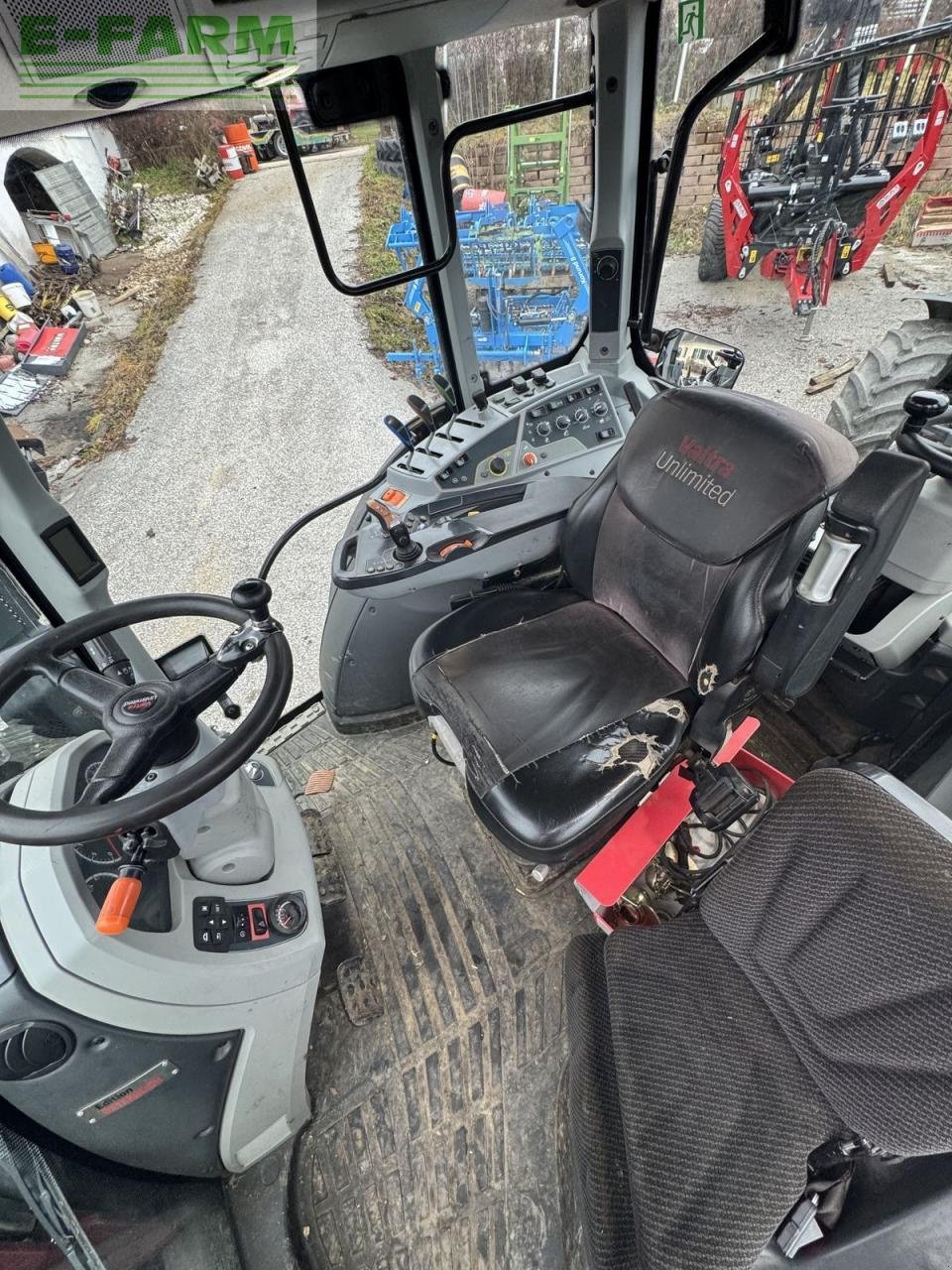 Traktor du type Valtra n114e hitech HiTech, Gebrauchtmaschine en RUDEN (Photo 4)