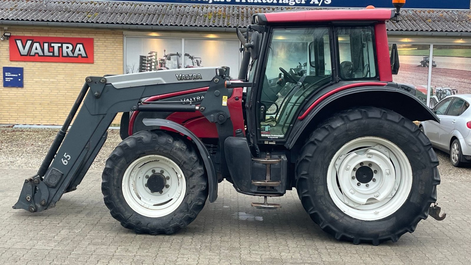 Traktor типа Valtra N121 Advance, Gebrauchtmaschine в Nimtofte (Фотография 1)