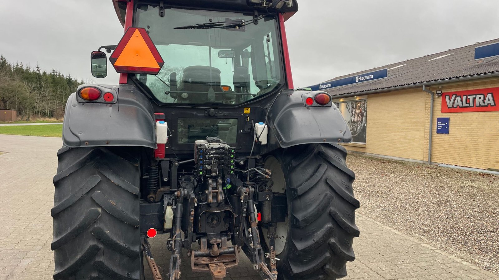 Traktor типа Valtra N121 Advance, Gebrauchtmaschine в Nimtofte (Фотография 9)