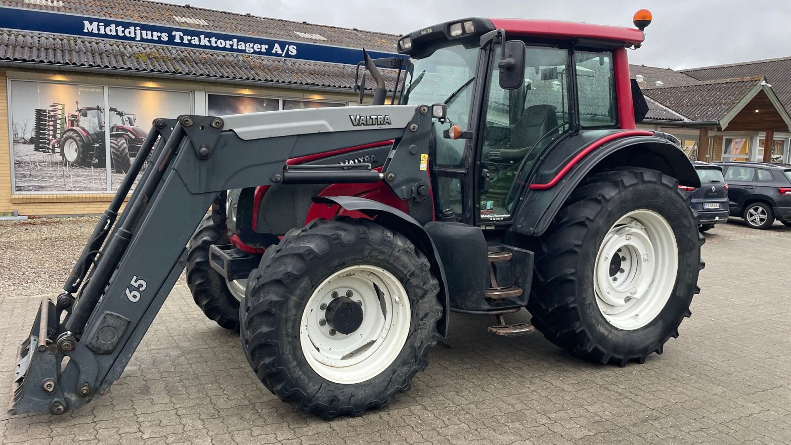 Traktor типа Valtra N121 Advance, Gebrauchtmaschine в Nimtofte (Фотография 2)