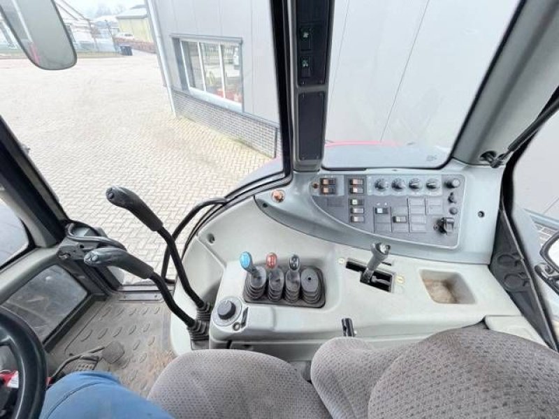 Traktor типа Valtra N121 Hitech 50km, geveerd, Fronthef, Gebrauchtmaschine в Marknesse (Фотография 11)