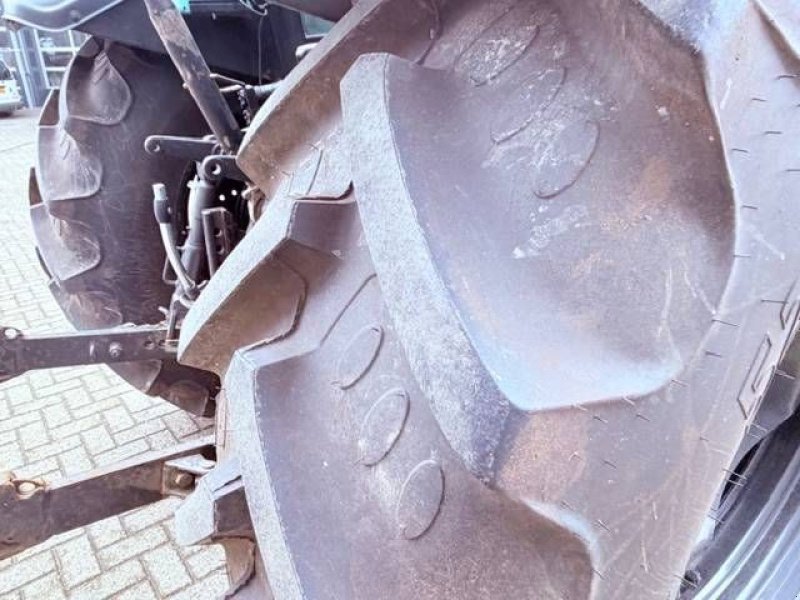 Traktor типа Valtra N121 Hitech 50km, geveerd, Fronthef, Gebrauchtmaschine в Marknesse (Фотография 8)