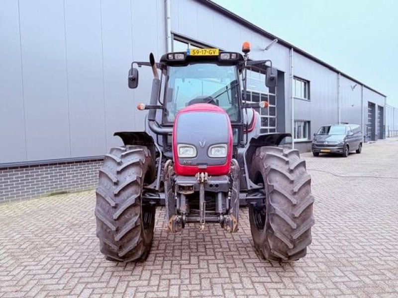Traktor типа Valtra N121 Hitech 50km, geveerd, Fronthef, Gebrauchtmaschine в Marknesse (Фотография 2)