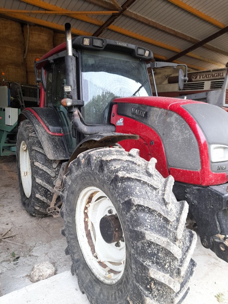 Traktor des Typs Valtra N121, Gebrauchtmaschine in Neufchâtel-en-Bray (Bild 2)