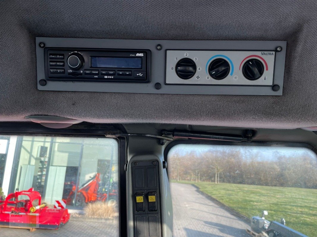 Traktor van het type Valtra N121, Gebrauchtmaschine in Schenefeld (Foto 11)