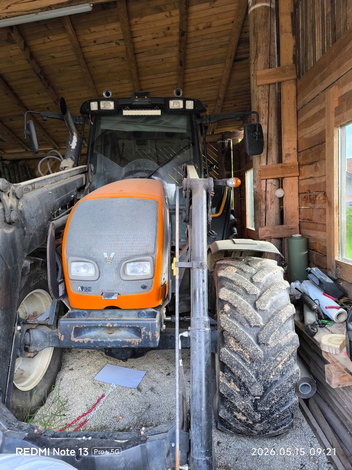 Traktor Türe ait Valtra N121, Gebrauchtmaschine içinde Mannebach (resim 1)