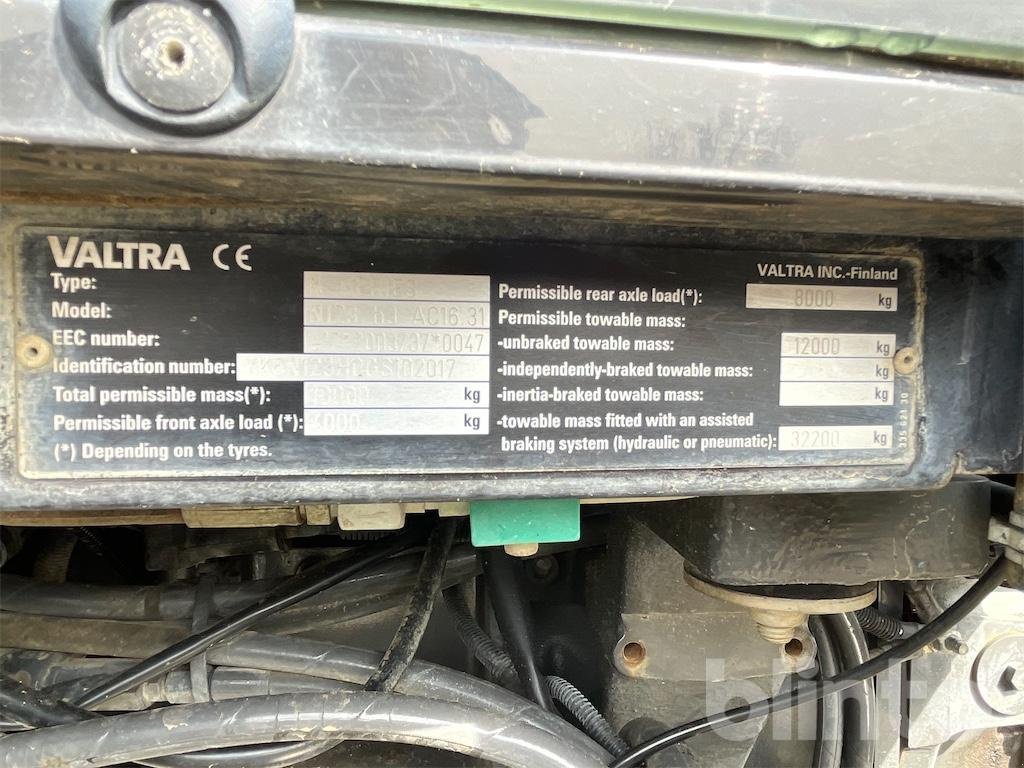 Traktor van het type Valtra N123 H3, Gebrauchtmaschine in Düsseldorf (Foto 8)