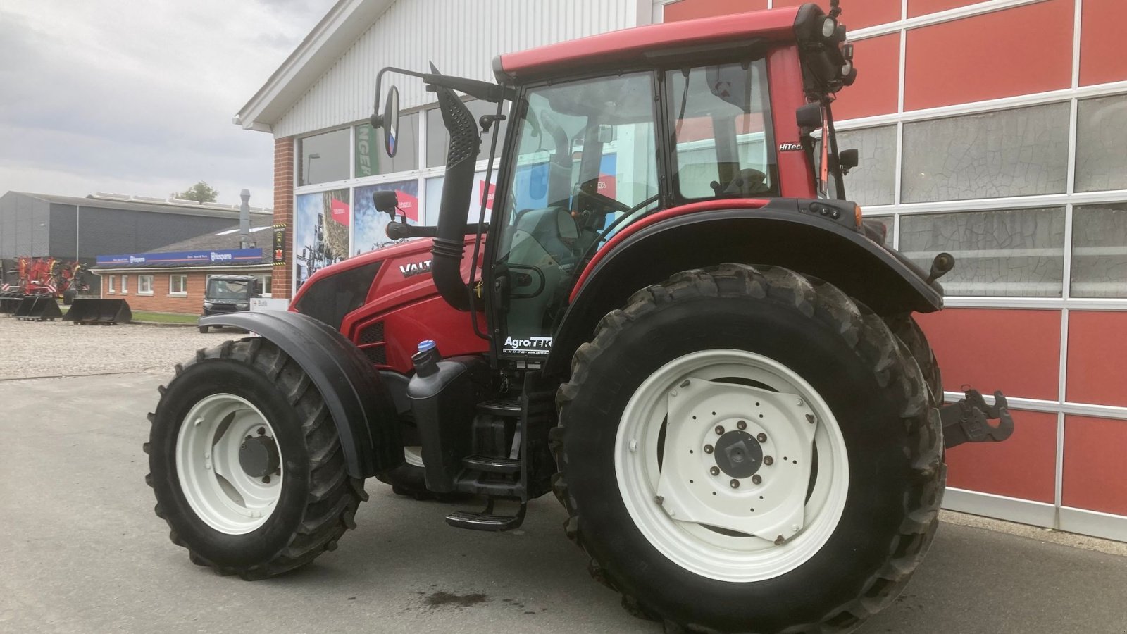 Traktor типа Valtra N123 H5, Gebrauchtmaschine в Hobro (Фотография 5)