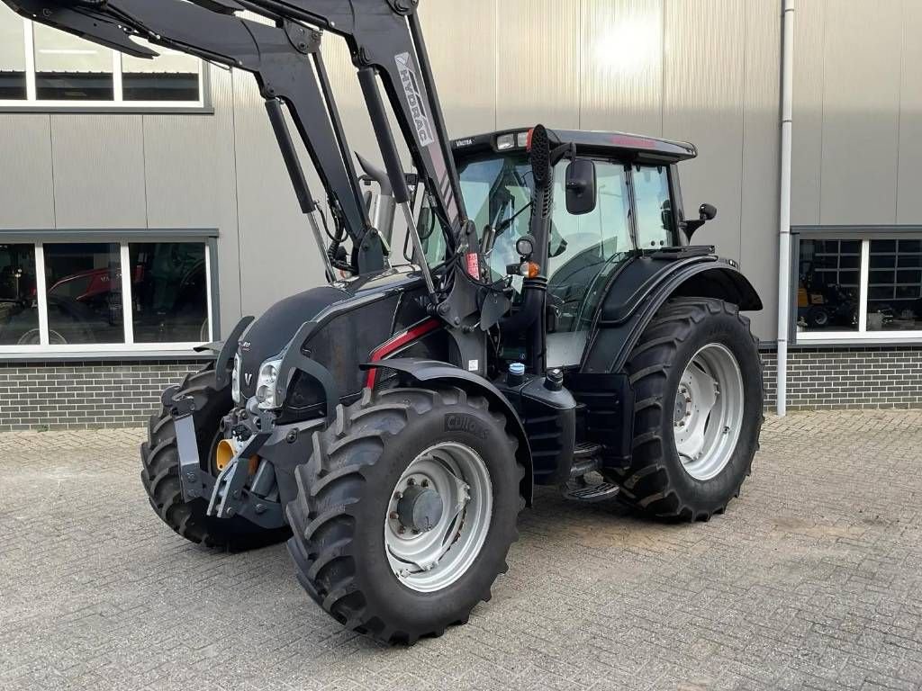 Traktor типа Valtra N123 Hitech5, Voorlader, FH+PTO, unlimited, Gebrauchtmaschine в Marknesse (Фотография 2)