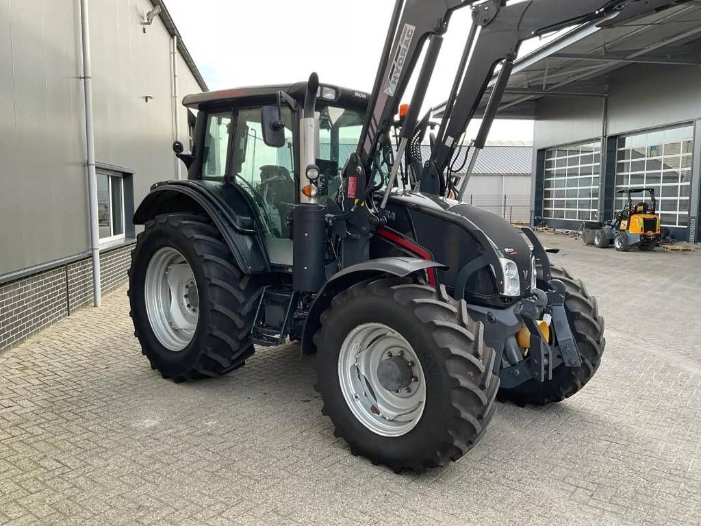 Traktor типа Valtra N123 Hitech5, Voorlader, FH+PTO, unlimited, Gebrauchtmaschine в Marknesse (Фотография 8)