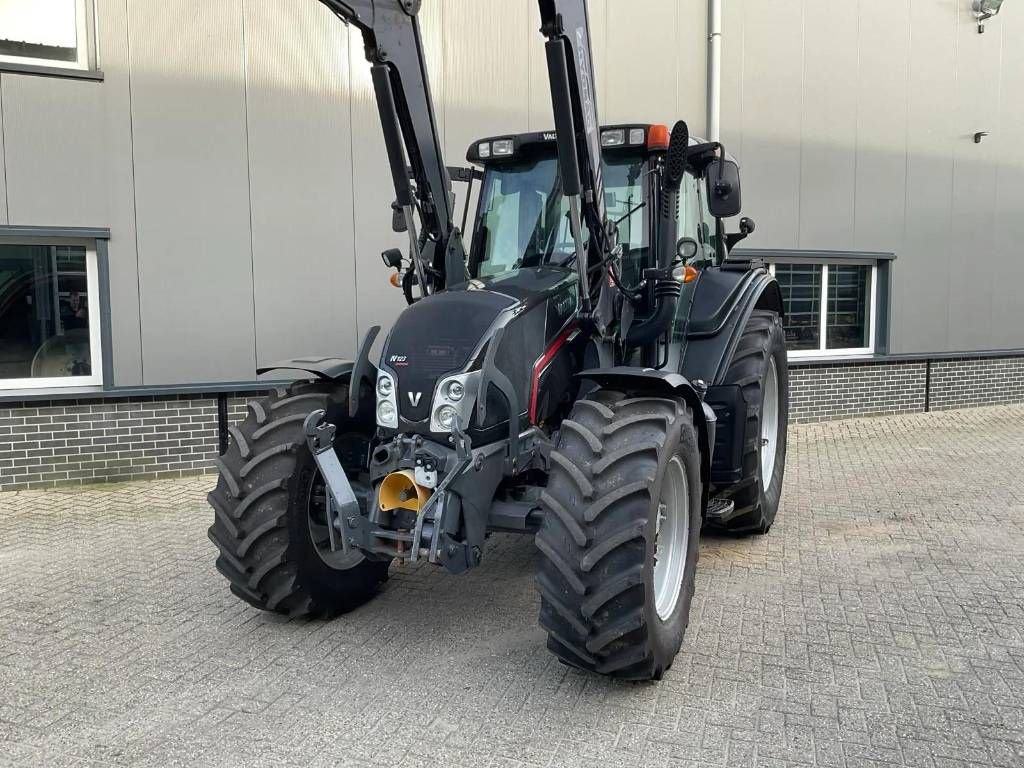 Traktor типа Valtra N123 Hitech5, Voorlader, FH+PTO, unlimited, Gebrauchtmaschine в Marknesse (Фотография 4)