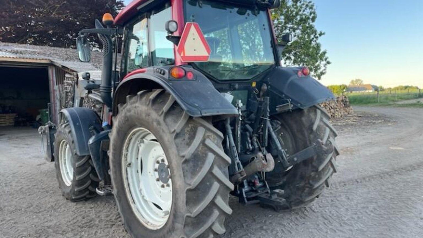 Traktor del tipo Valtra N123, Gebrauchtmaschine In Haderslev (Immagine 5)