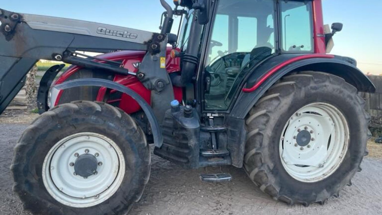 Traktor del tipo Valtra N123, Gebrauchtmaschine In Haderslev (Immagine 1)