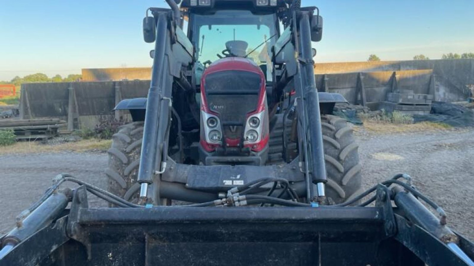 Traktor del tipo Valtra N123, Gebrauchtmaschine In Haderslev (Immagine 3)