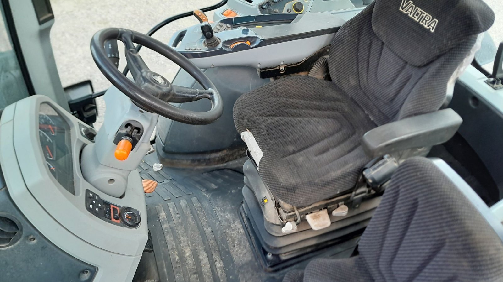 Traktor des Typs Valtra N124H5, Gebrauchtmaschine in Gudbjerg (Bild 7)