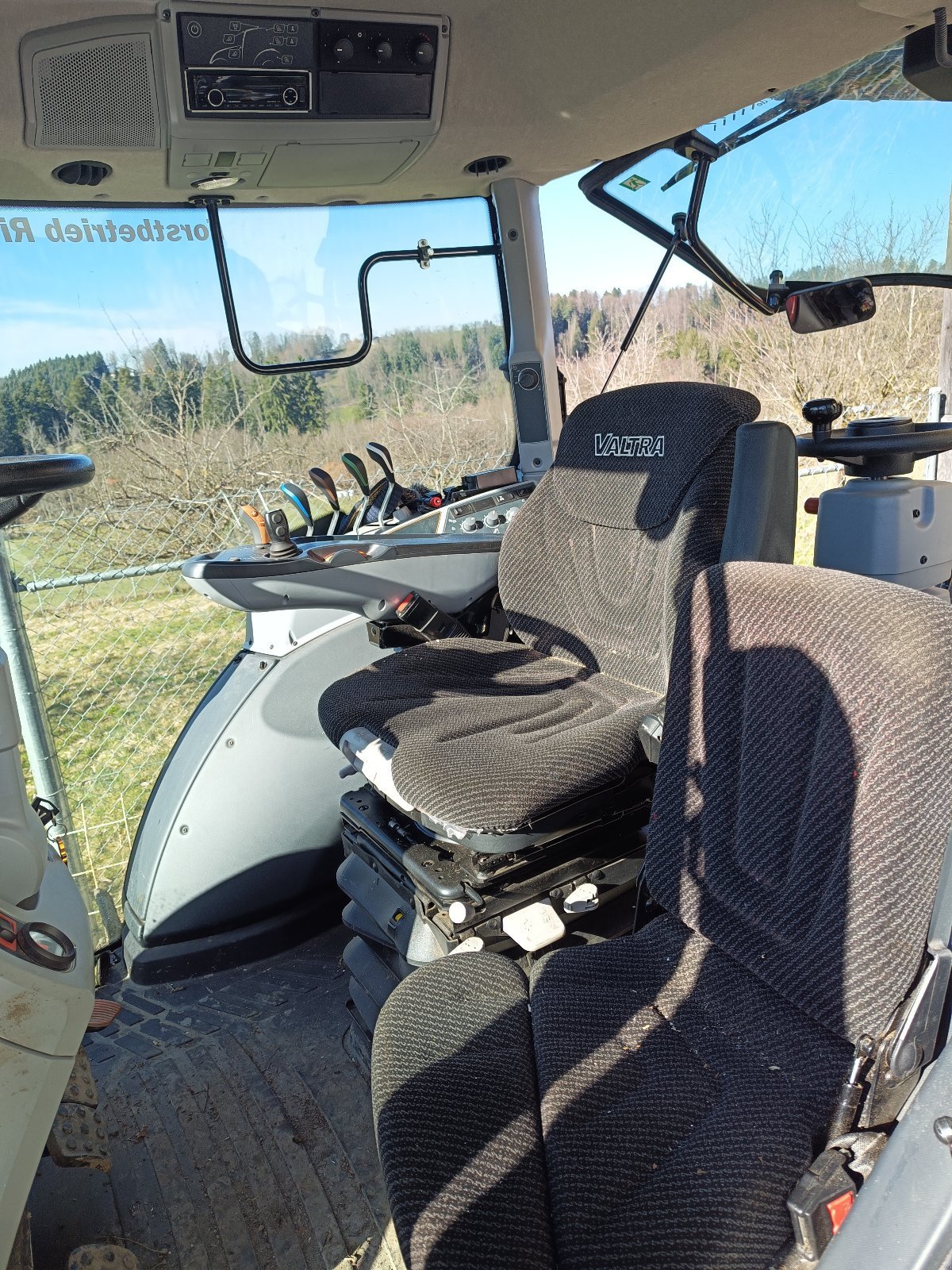 Traktor του τύπου Valtra N134 A, Gebrauchtmaschine σε Frasdorf  (Φωτογραφία 2)