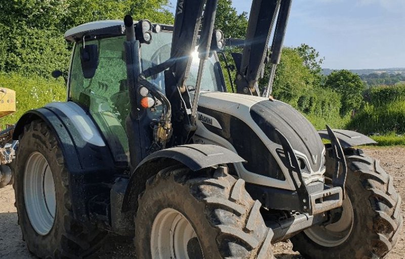 Traktor des Typs Valtra N134 ACTIVE, Gebrauchtmaschine in DOMFRONT (Bild 2)