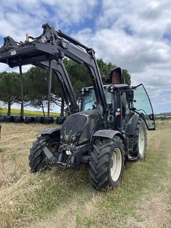 Traktor of the type Valtra N134 ACTIVE, Gebrauchtmaschine in Carcassonne (Picture 1)